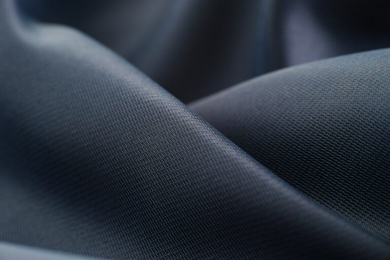 Polyester wassen: zo doe je het goed (zonder krimpen of beschadigen)